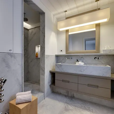 Apartamento De Luxe A Avec Jacuzzi Et Parking, Pour 12 Pers.